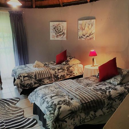 Drakensberg Bush Lodge And Backpackers Уинтертон Экстерьер фото