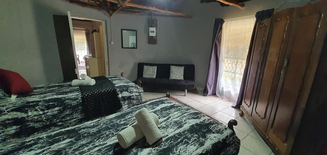 Drakensberg Bush Lodge And Backpackers Уинтертон Экстерьер фото