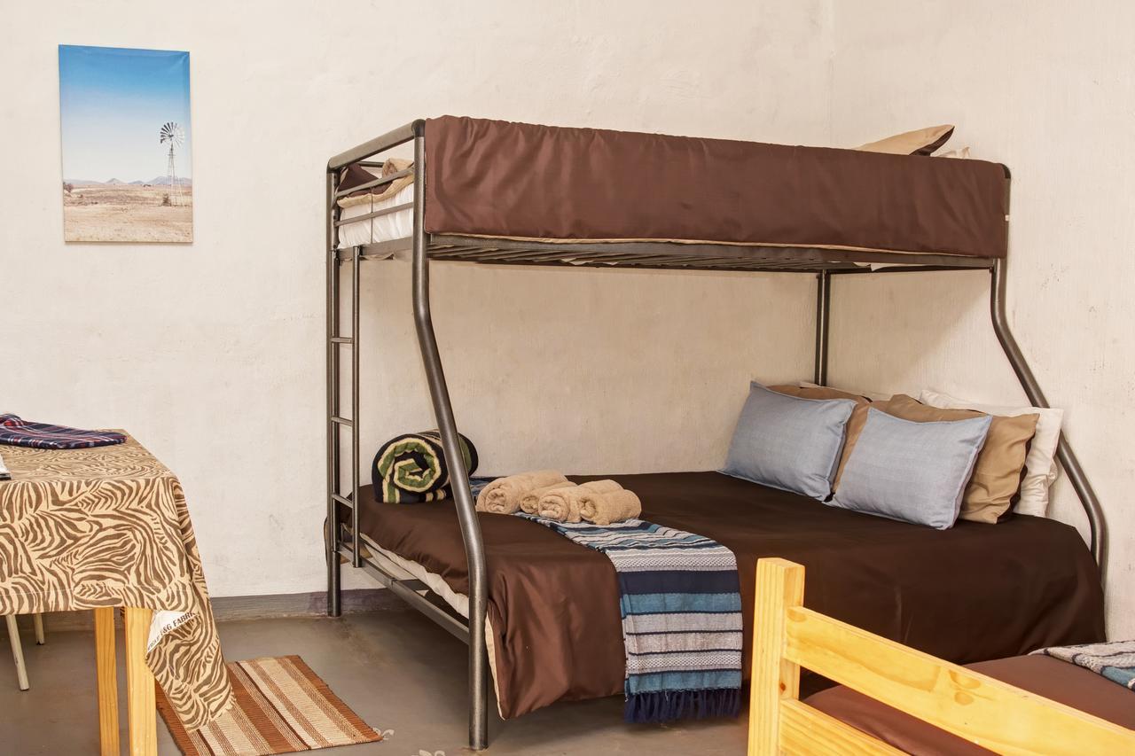 Drakensberg Bush Lodge And Backpackers Уинтертон Экстерьер фото