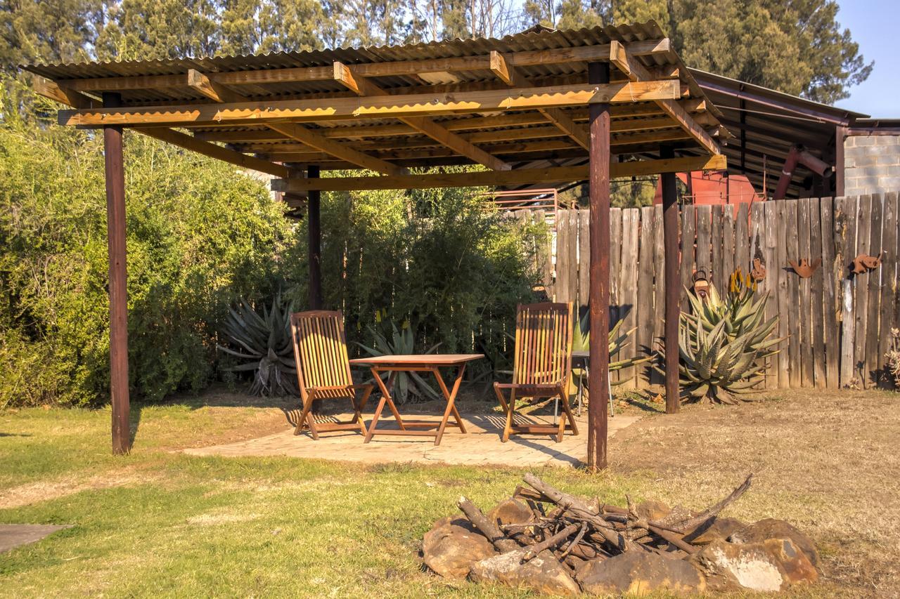 Drakensberg Bush Lodge And Backpackers Уинтертон Экстерьер фото