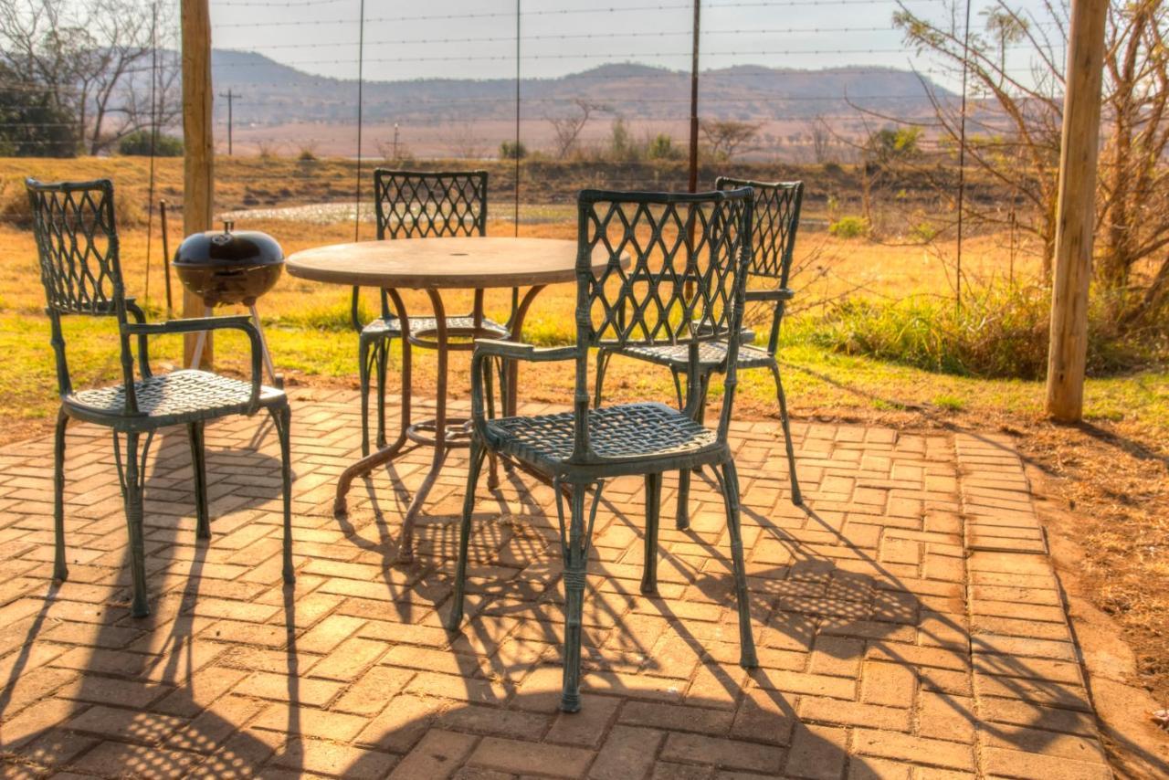 Drakensberg Bush Lodge And Backpackers Уинтертон Экстерьер фото