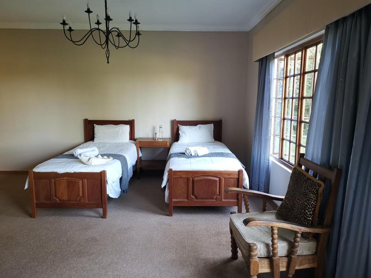 Drakensberg Bush Lodge And Backpackers Уинтертон Экстерьер фото